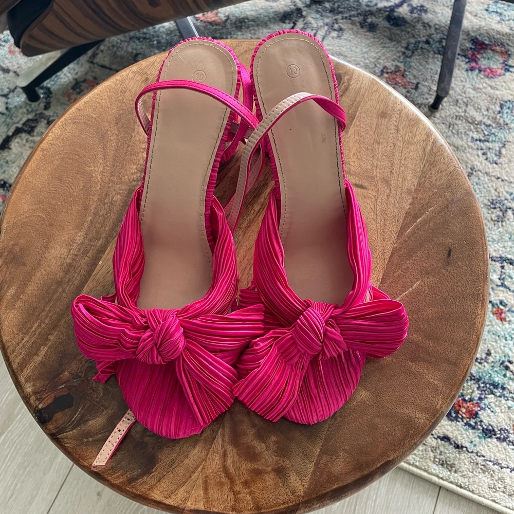 The perfect dressy sandals